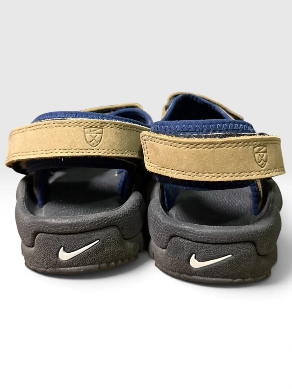 Nike Air Golf Sandals Womens 9 Tan Navy Leather Spikes 302135-221 w/ Box